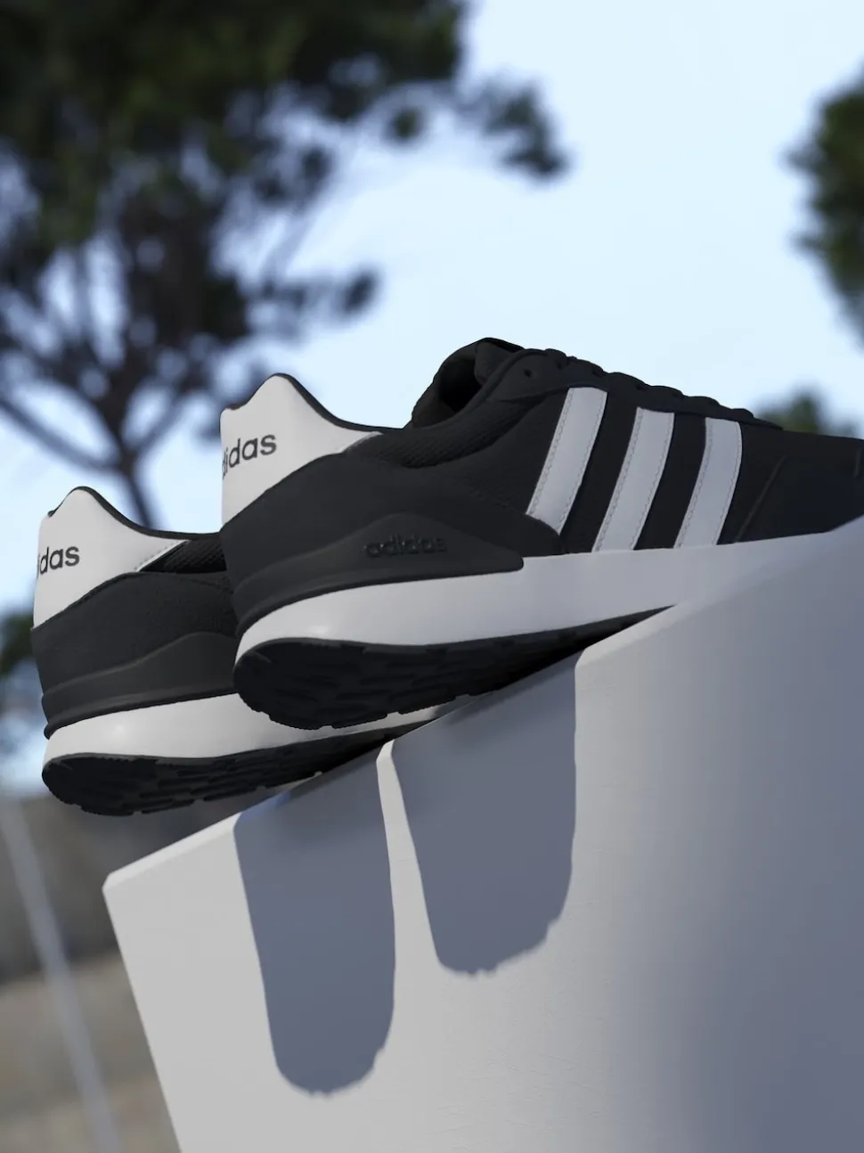 adidas Black Run 60s 4.0 Trainers