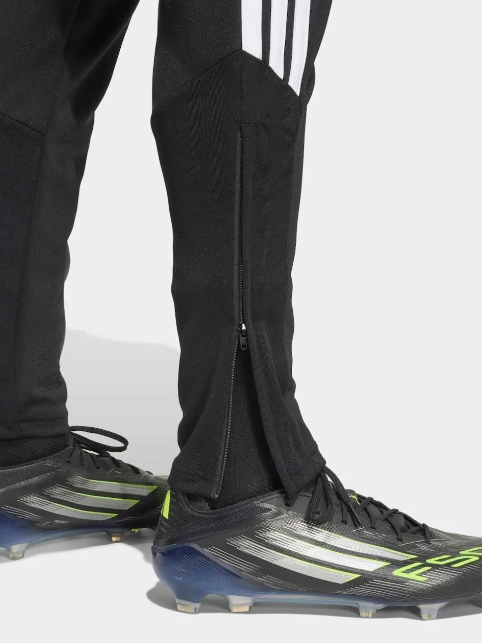adidas Black Tiro 26 Joggers