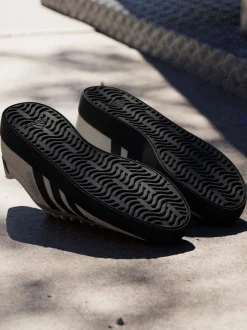adidas Brown VL Court Trainers