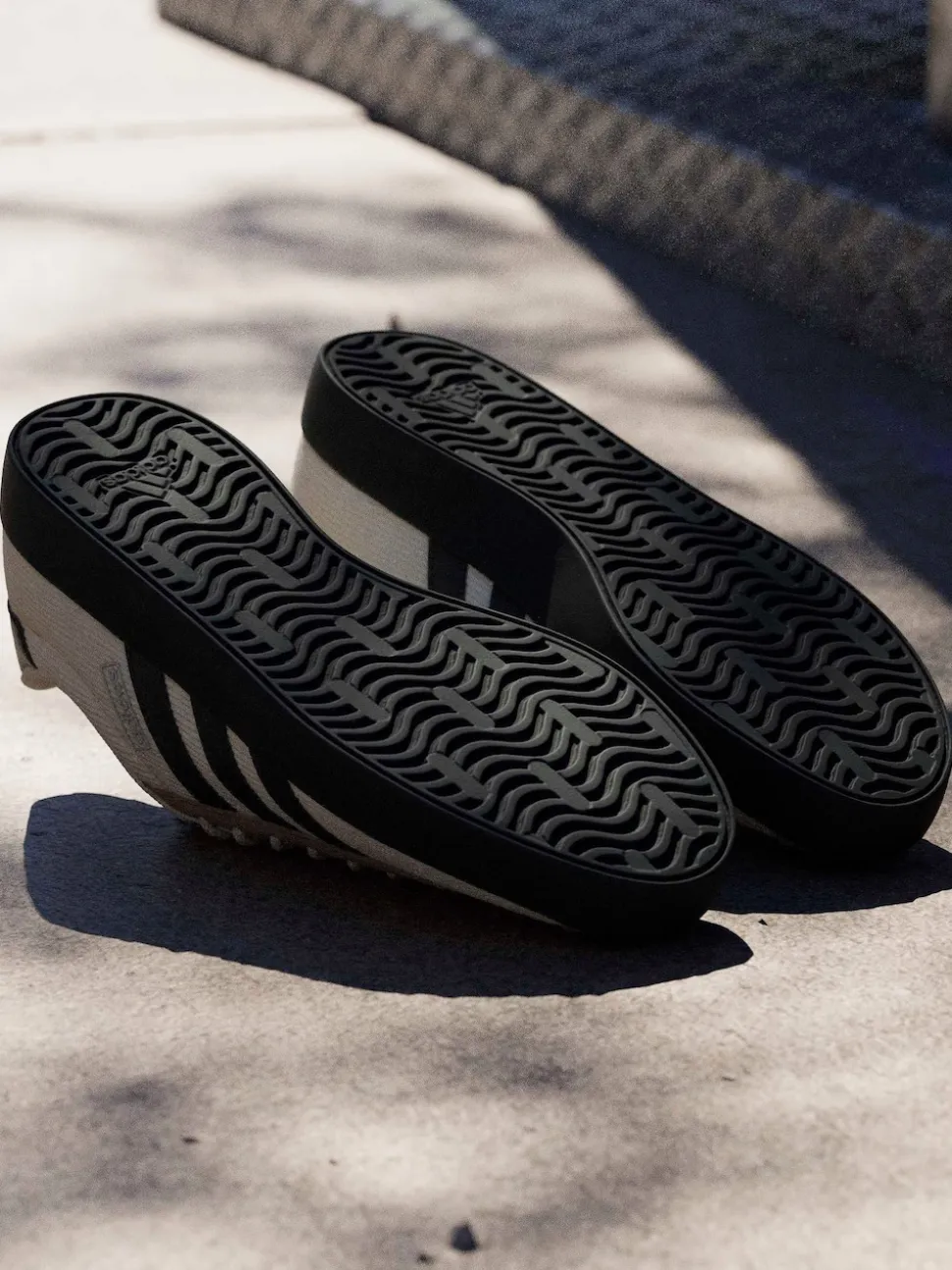 adidas Brown VL Court Trainers