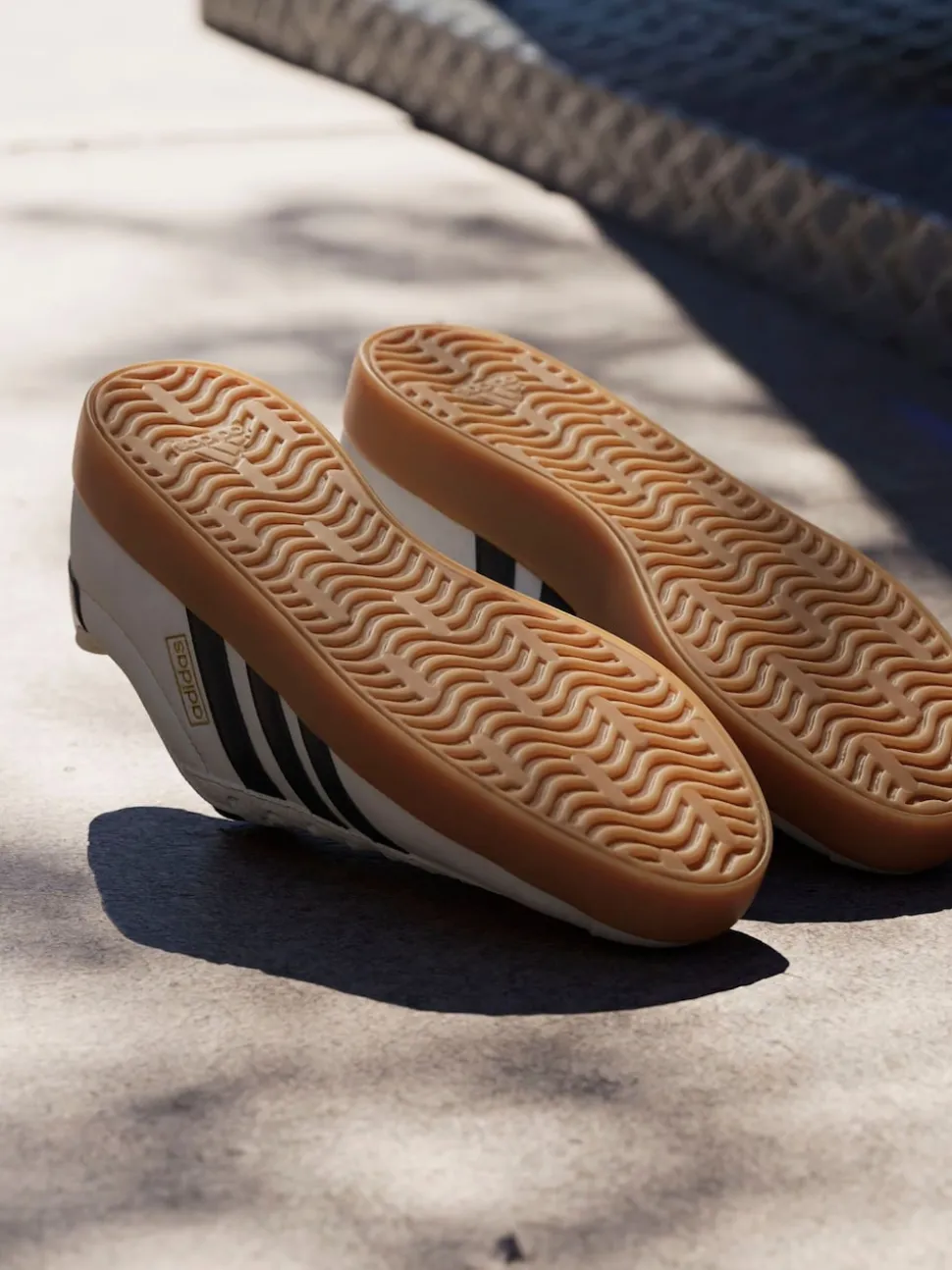 adidas Sand VL Court Trainers