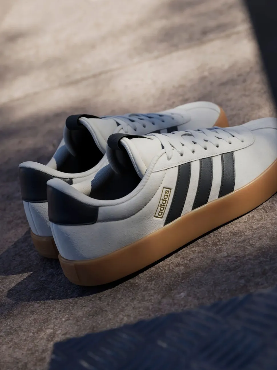adidas Sand VL Court Trainers