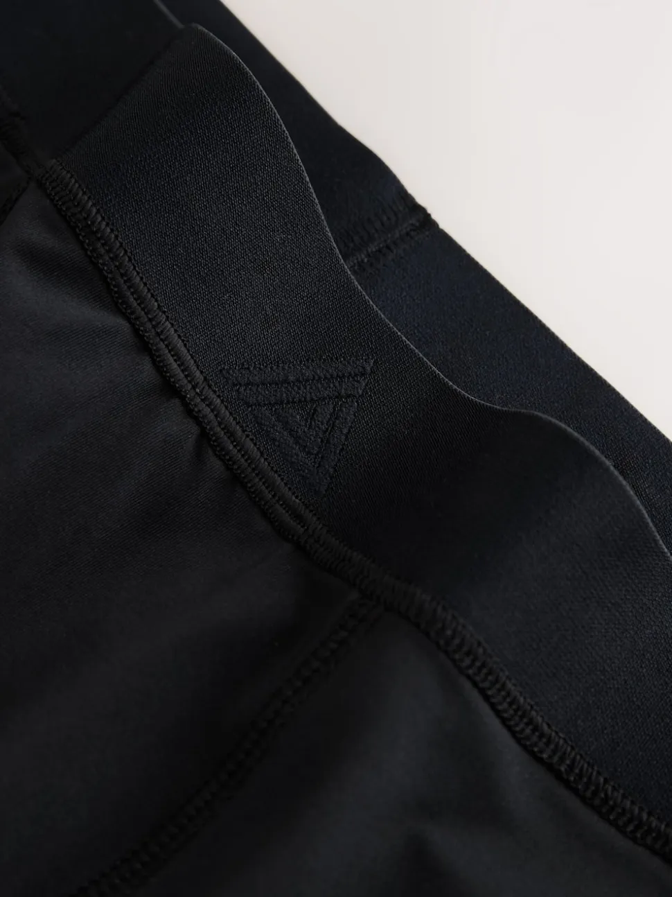 Black Active Short Thermal Base Layer