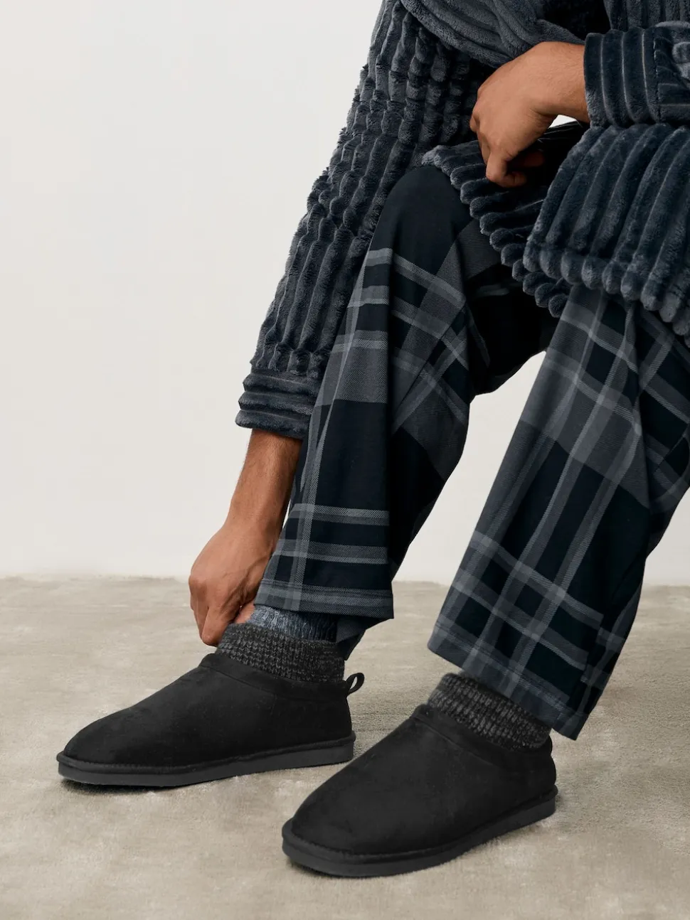 Black Knitted Cuff Boot Slippers