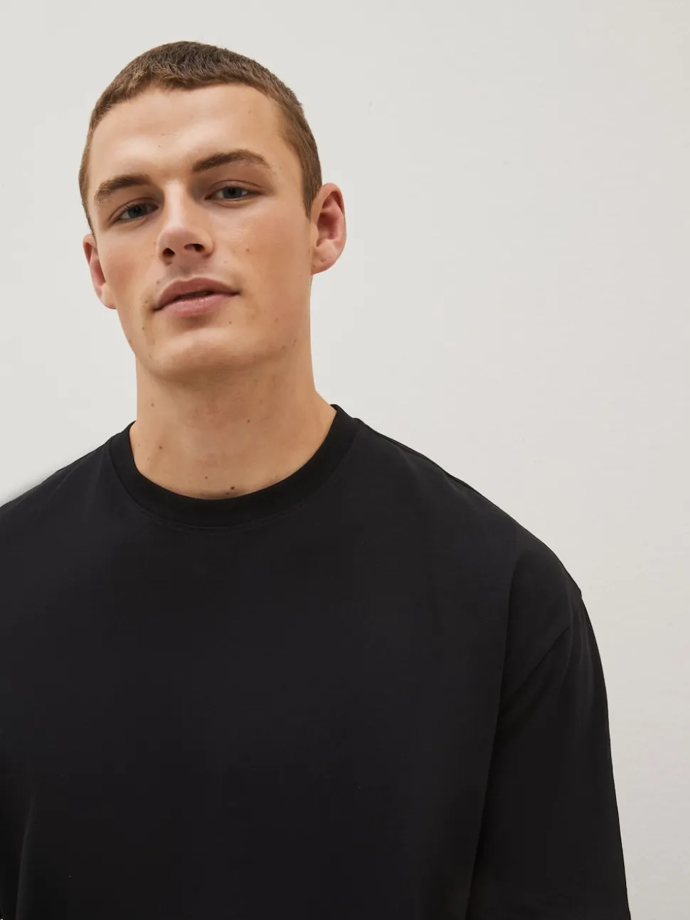 Black Relaxed Fit Essential Crew Neck Cotton T-Shirt