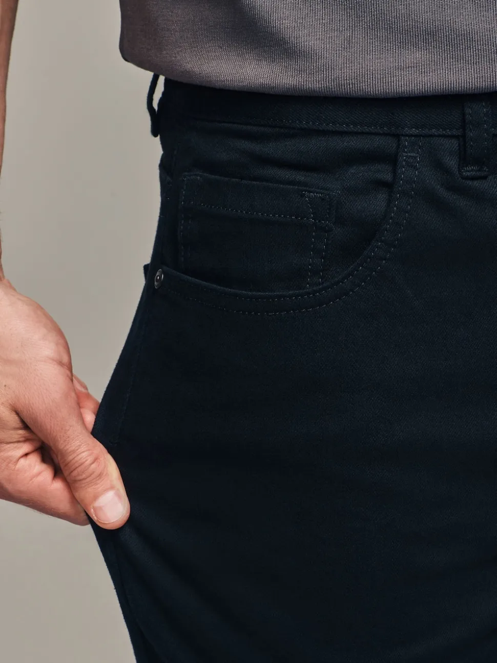 Black Solid Regular Tapered Fit Classic Stretch Jeans