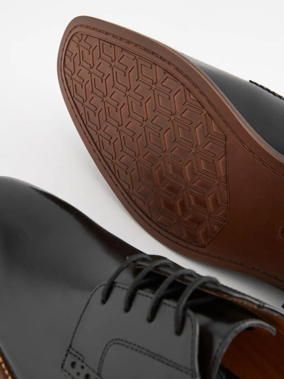Black Standard Fit Leather Contrast Sole Derby Shoes