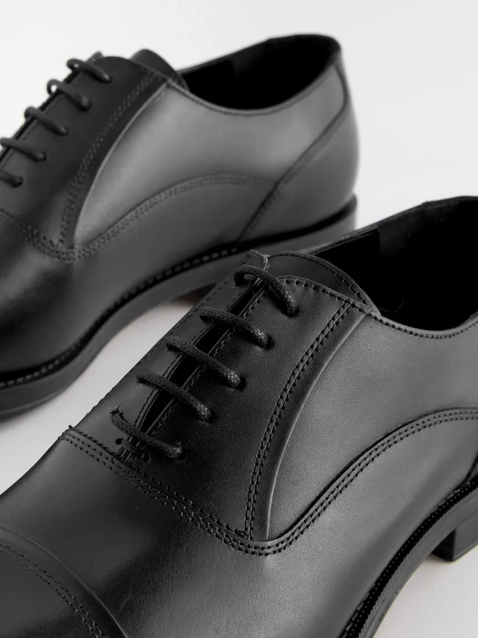 Black Standard Fit Leather Oxford Toecap Shoes