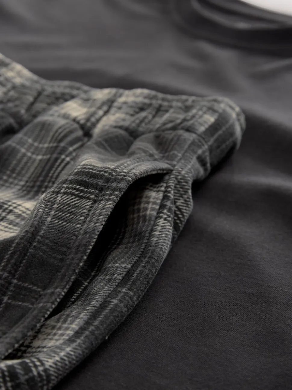 Black/White Monochrome Check Motionflex Cosy Shorts Pyjamas Set