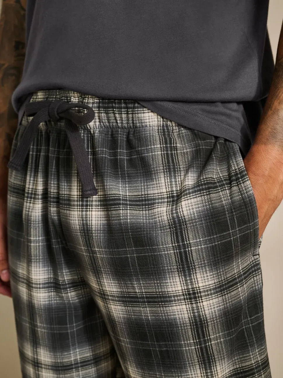Black/White Monochrome Check Motionflex Cosy Shorts Pyjamas Set