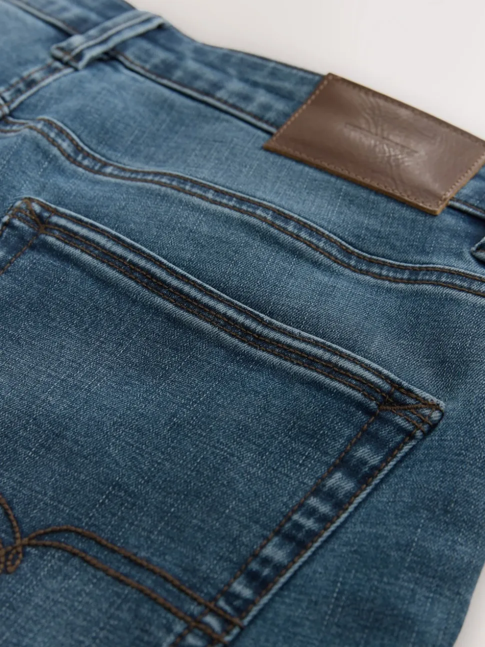 Blue Light Slim Fit Motionflex Jeans