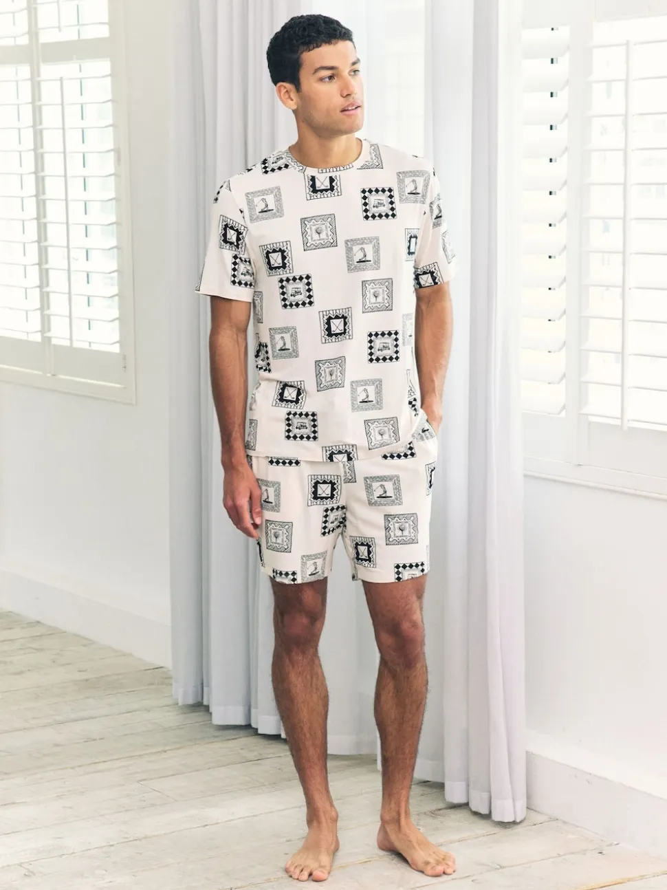 Chelsea Peers White Fairway Frames Print Short Pyjamas Set
