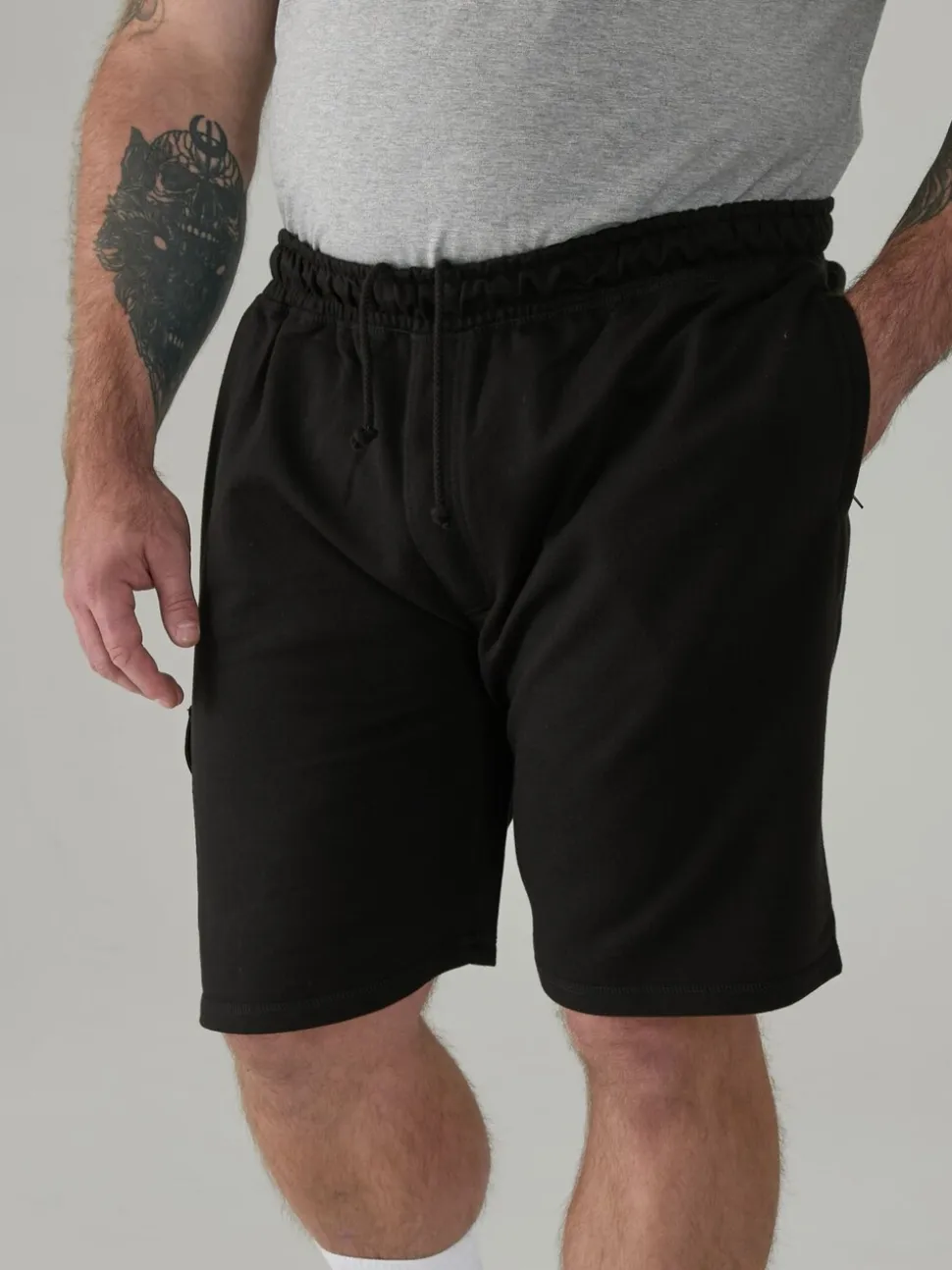 D555 Black JOHN Lightweight Fleece Cotton Cargo Shorts With Zipper Pockets