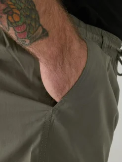 D555 Green NICK Cargo Shorts With Shaped Leg Pockets