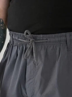 D555 Grey NICK Cargo Shorts With Shaped Leg Pockets