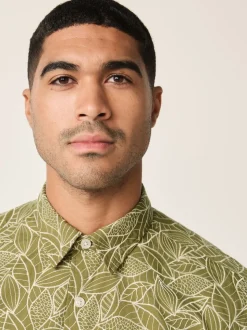 Green Textured Embroidered Tile Short Sleeve Shirt