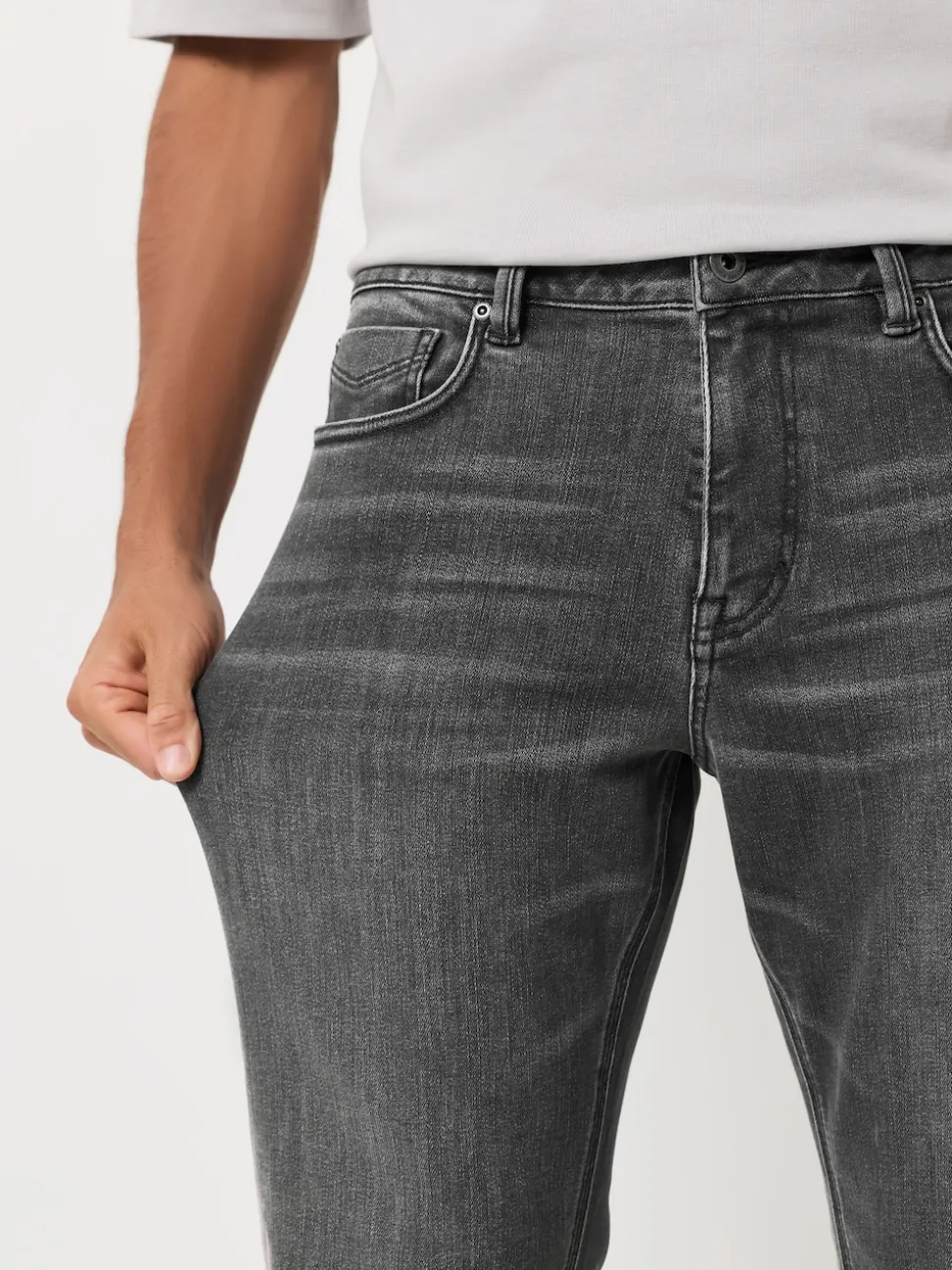 Grey - ThermoGen Straight Fit Motionflex Jeans