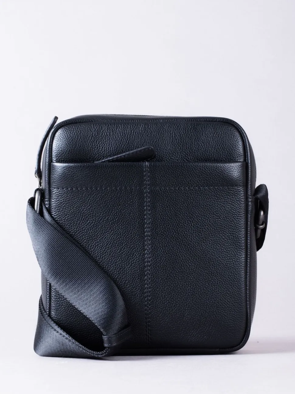 Lakeland Leather Black Crummock Reporter Bag