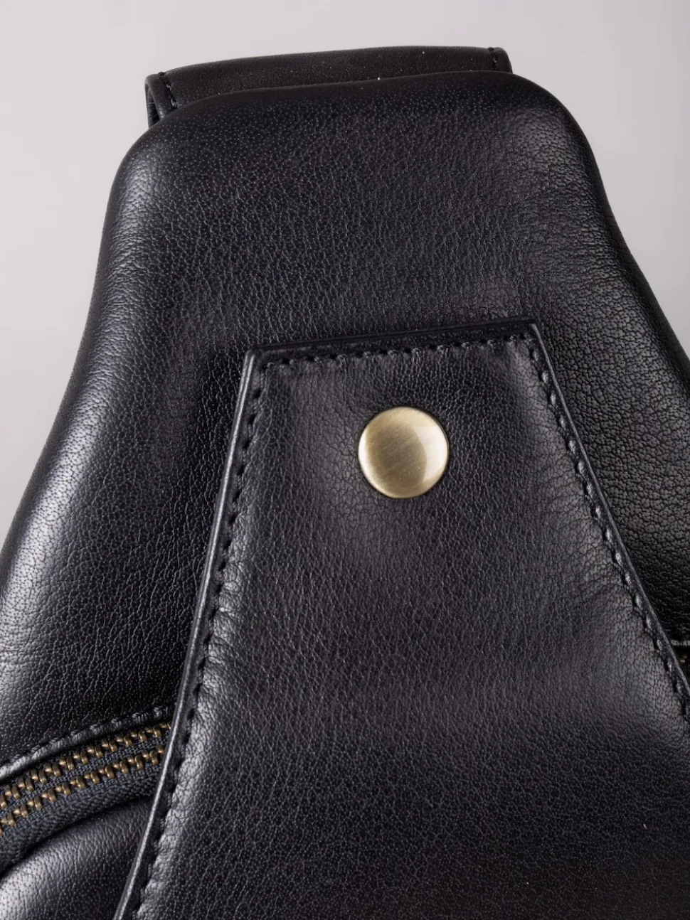 Lakeland Leather Black Keswick Sling Bag