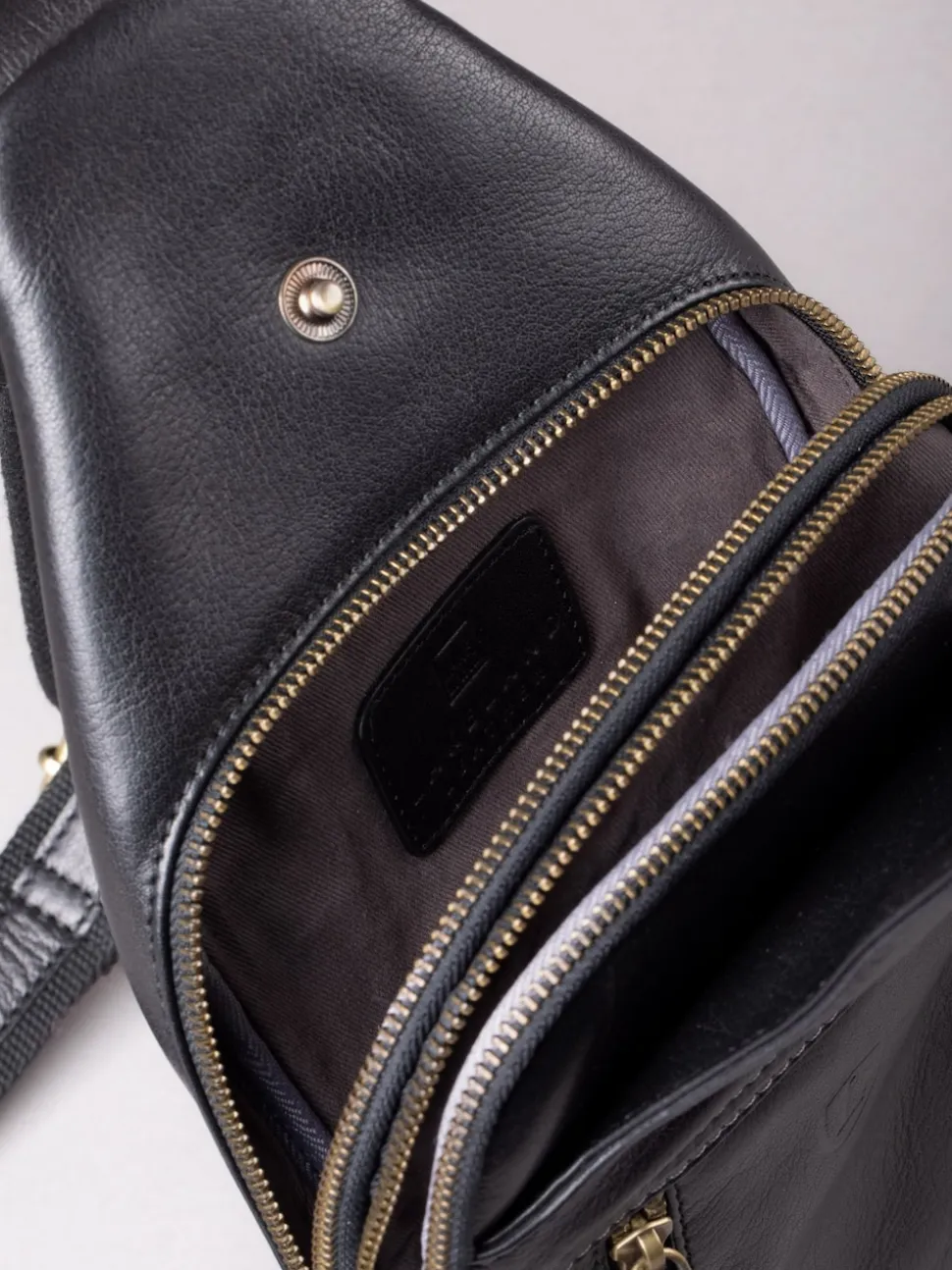 Lakeland Leather Black Keswick Sling Bag