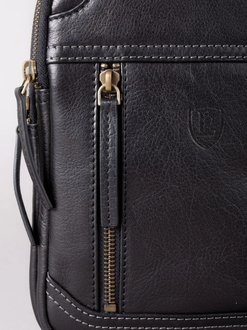 Lakeland Leather Black Keswick Sling Bag