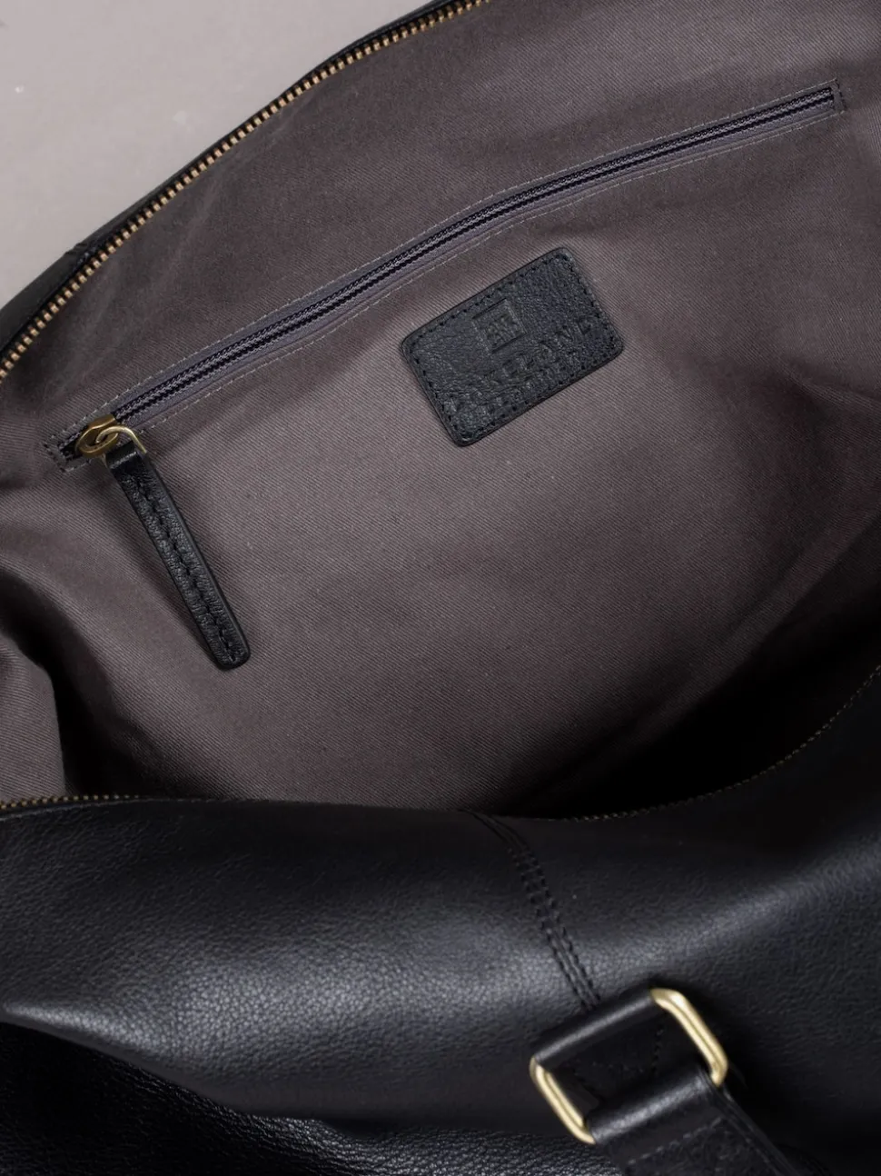 Lakeland Leather Black Keswick Holdall