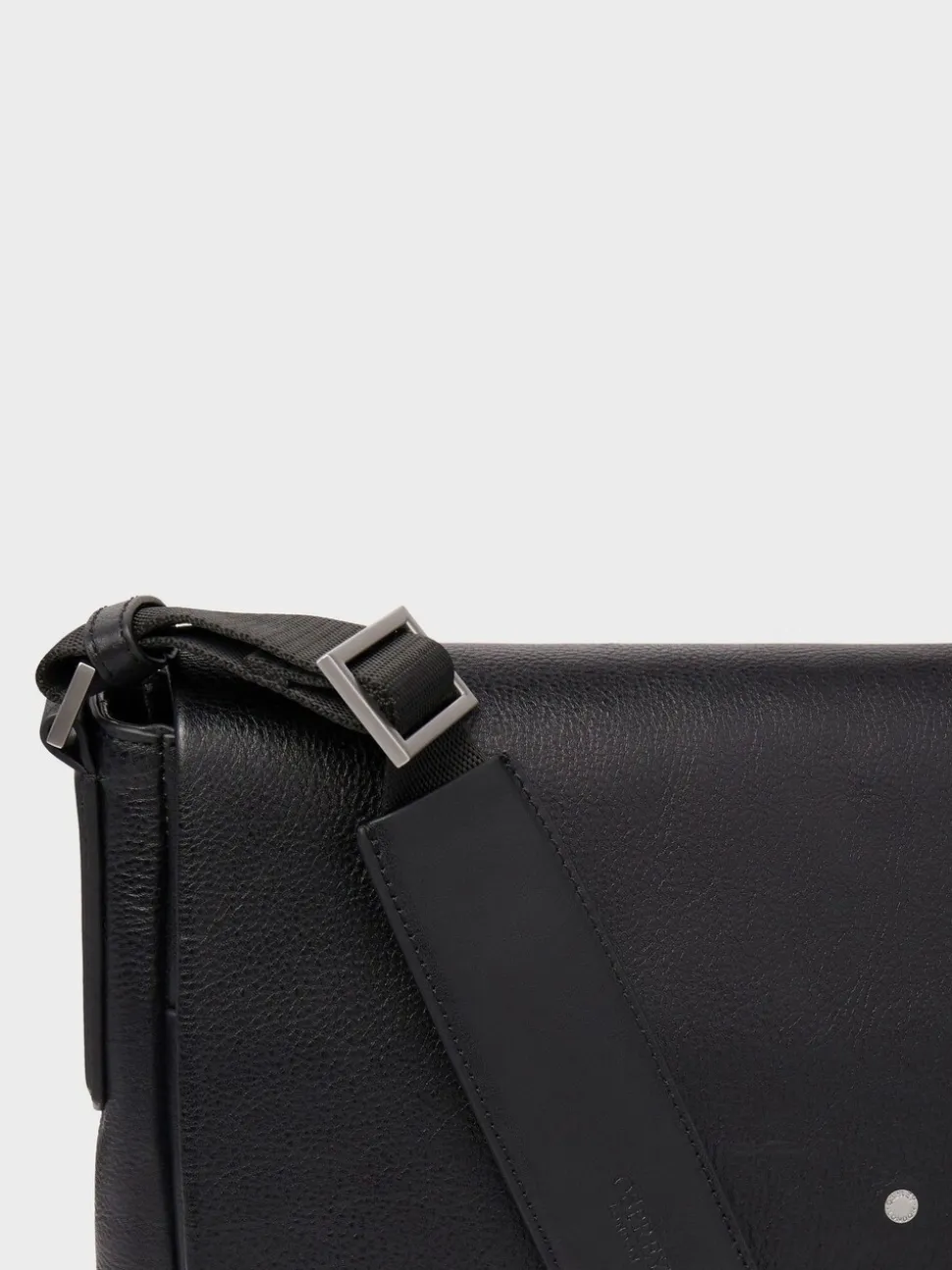 Osprey London Large Business Class Messenger