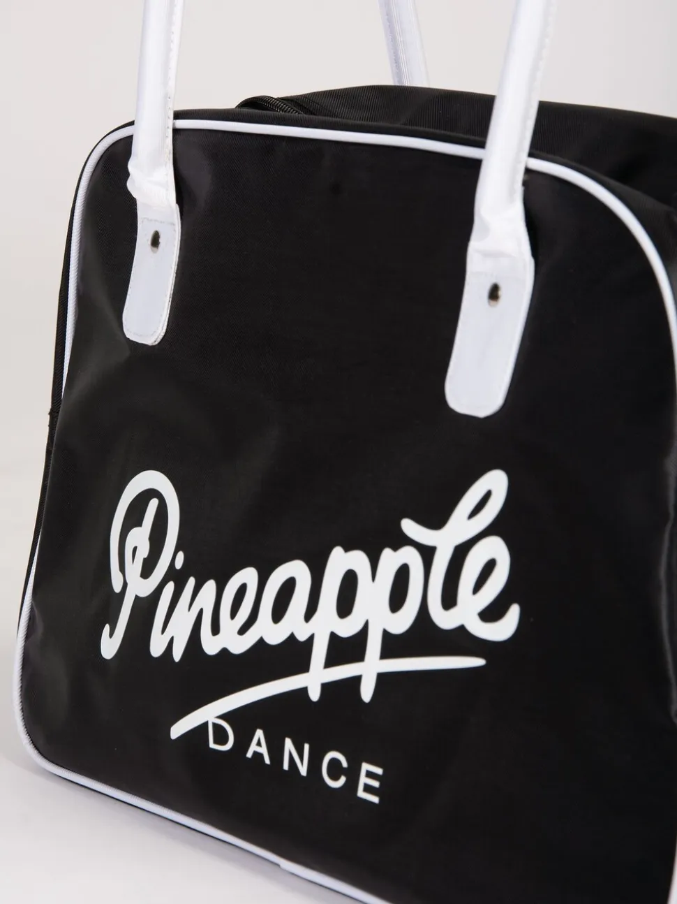 Pineapple Black Essentials Kit Bag