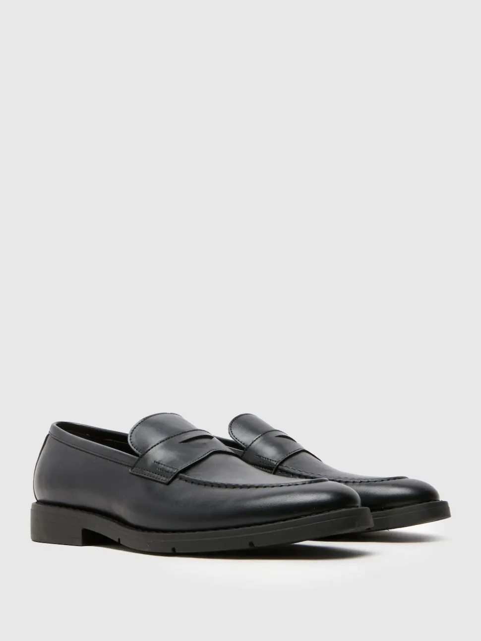 Schuh Black Rogan Loafers