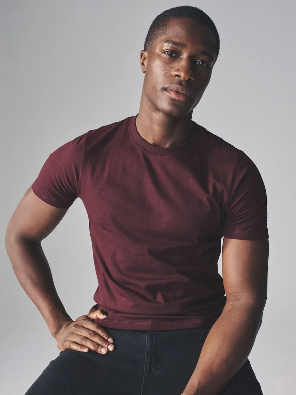 The Set Slim Fit 7 Pack Slim Fit Short Sleeve Cotton T-Shirts Black/Green/Red/White