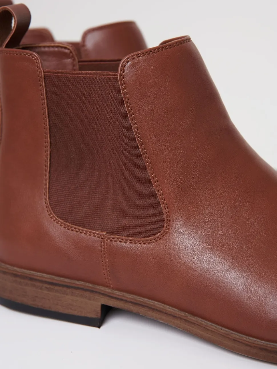 Threadbare Brown Chelsea Boots