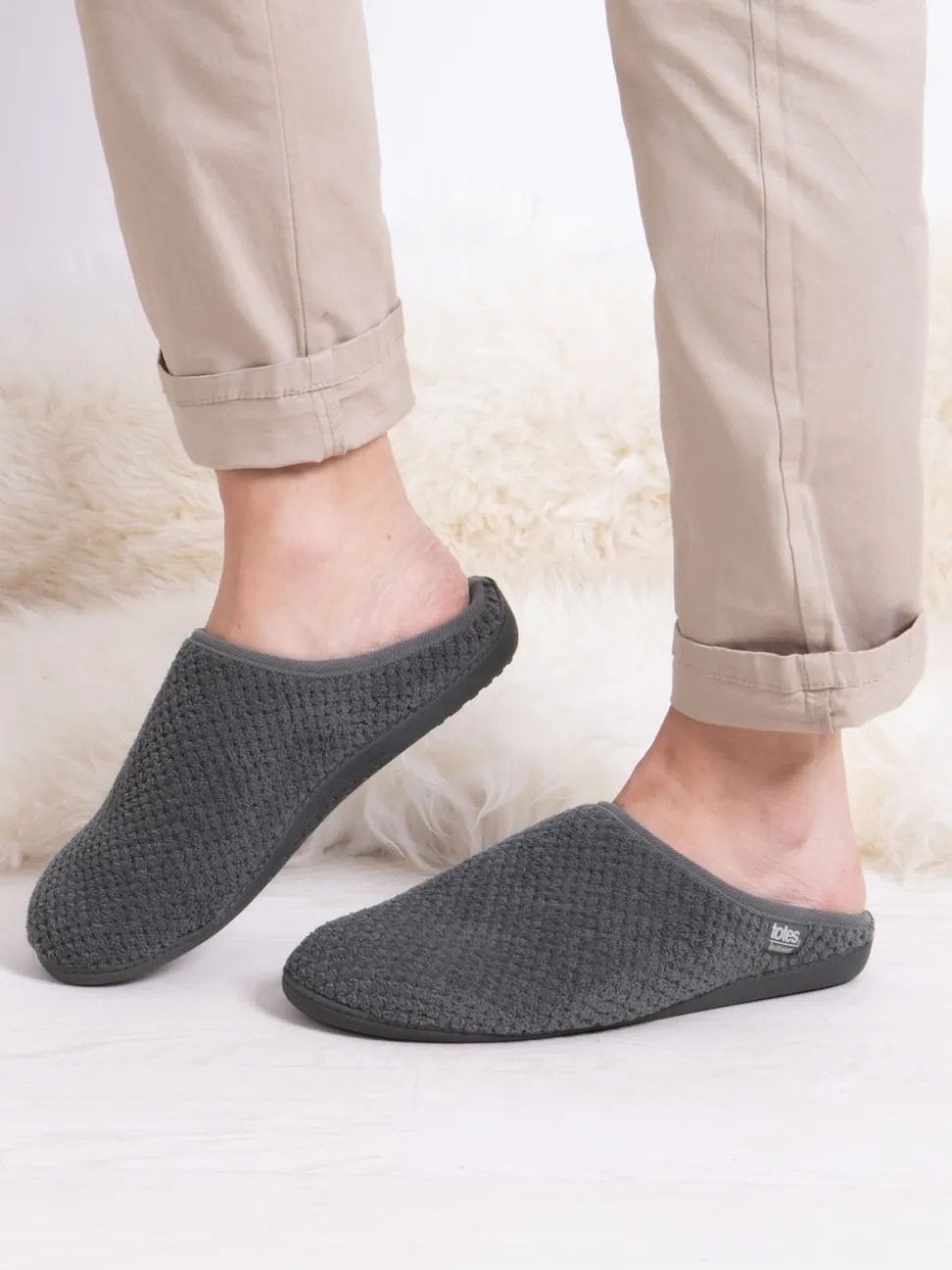 Totes Grey Mens Isotoner Swept Back Popcorn Mule Slippers