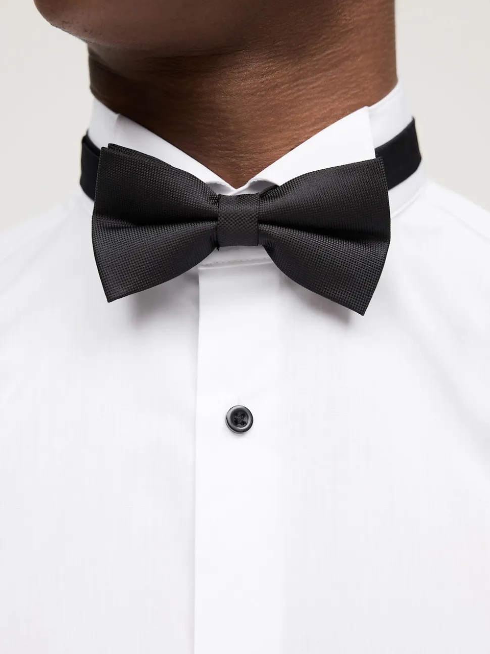 White/Black Slim Fit Single Cuff Shirt And Bow Tie Pack